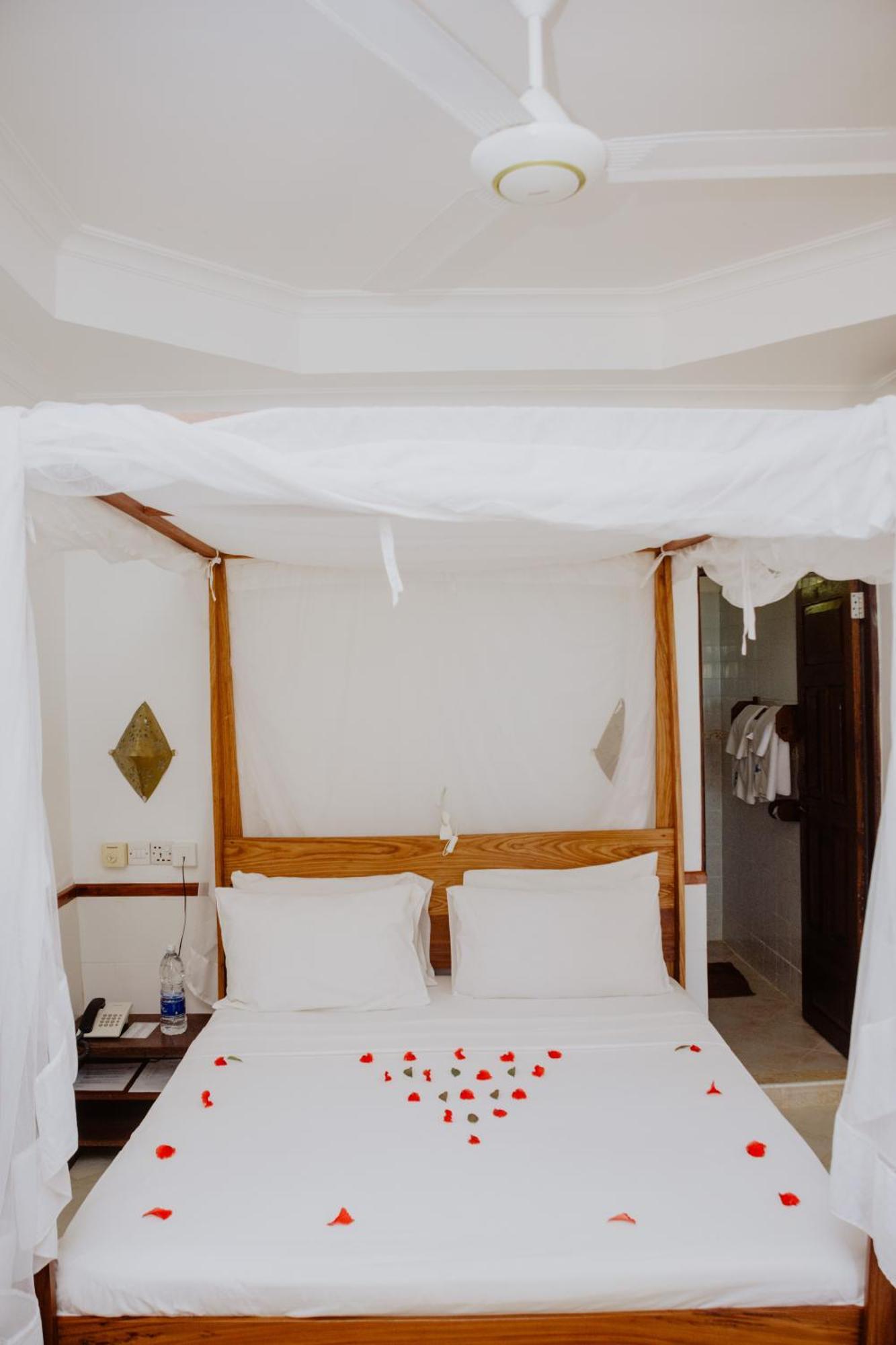 Mnarani Beach Cottages Нунгви Екстериор снимка